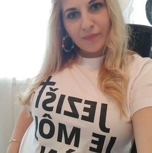 Meet your Posher, Simona